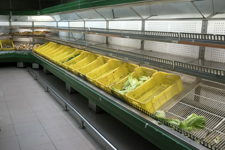 empty-vegetable-shelves.webp